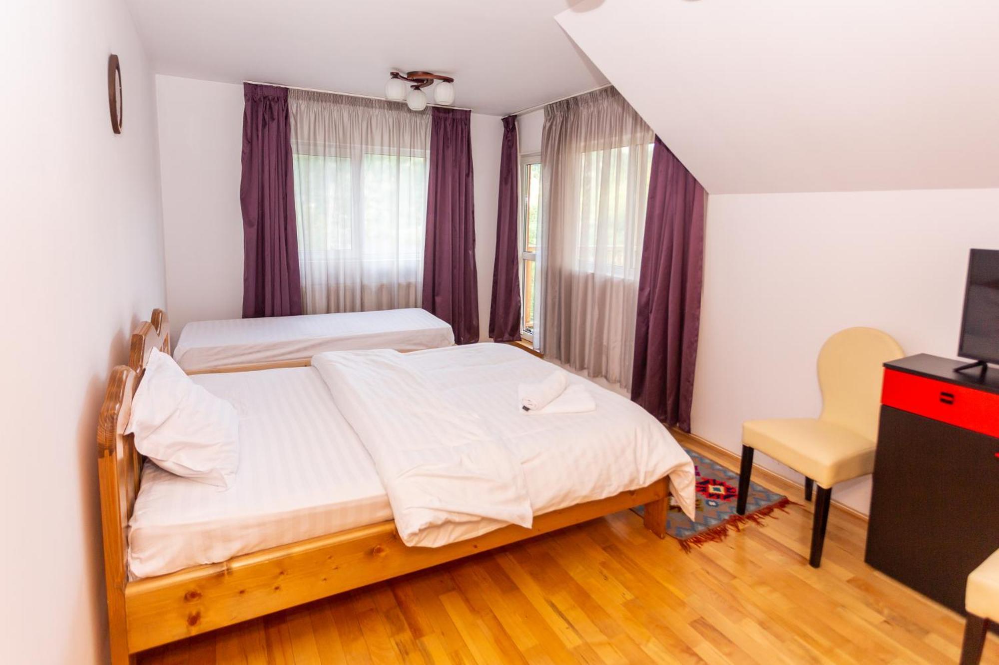 Casa Rumelia Paltineni Bagian luar foto