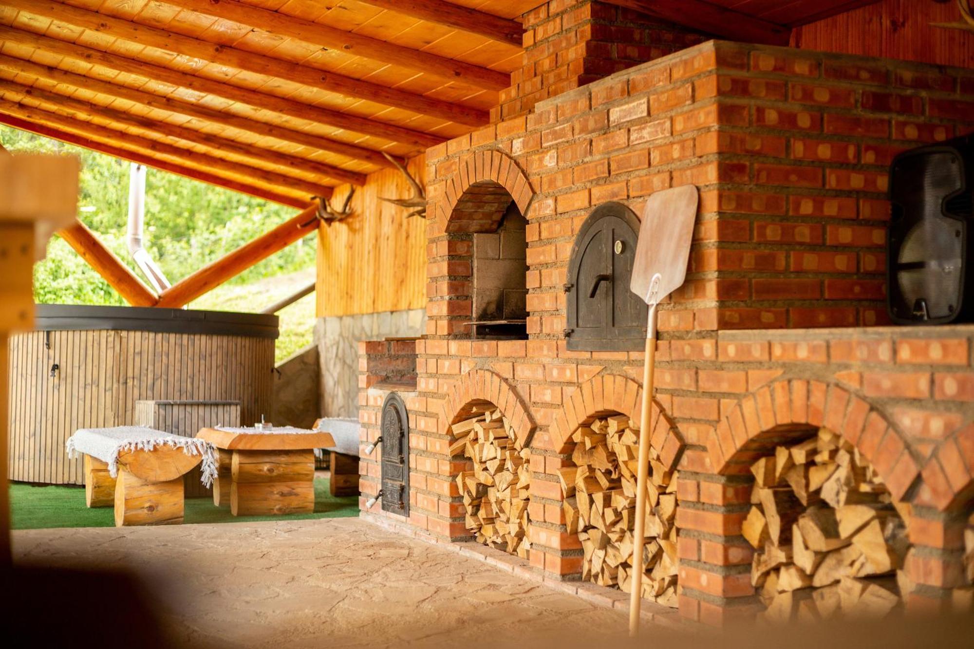 Casa Rumelia Paltineni Bagian luar foto