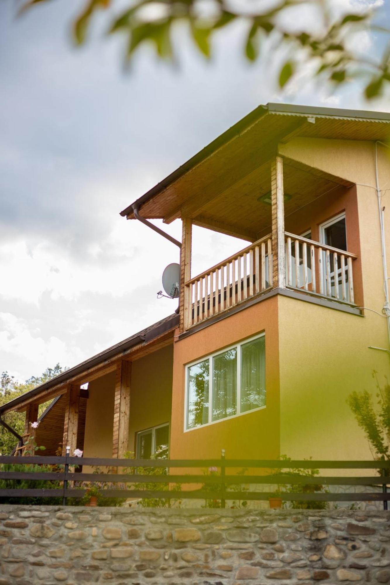 Casa Rumelia Paltineni Bagian luar foto