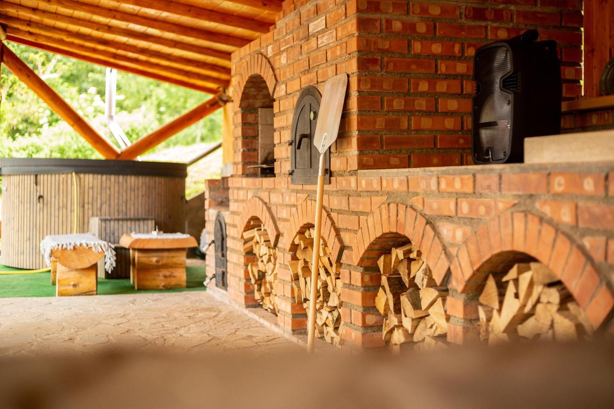 Casa Rumelia Paltineni Bagian luar foto